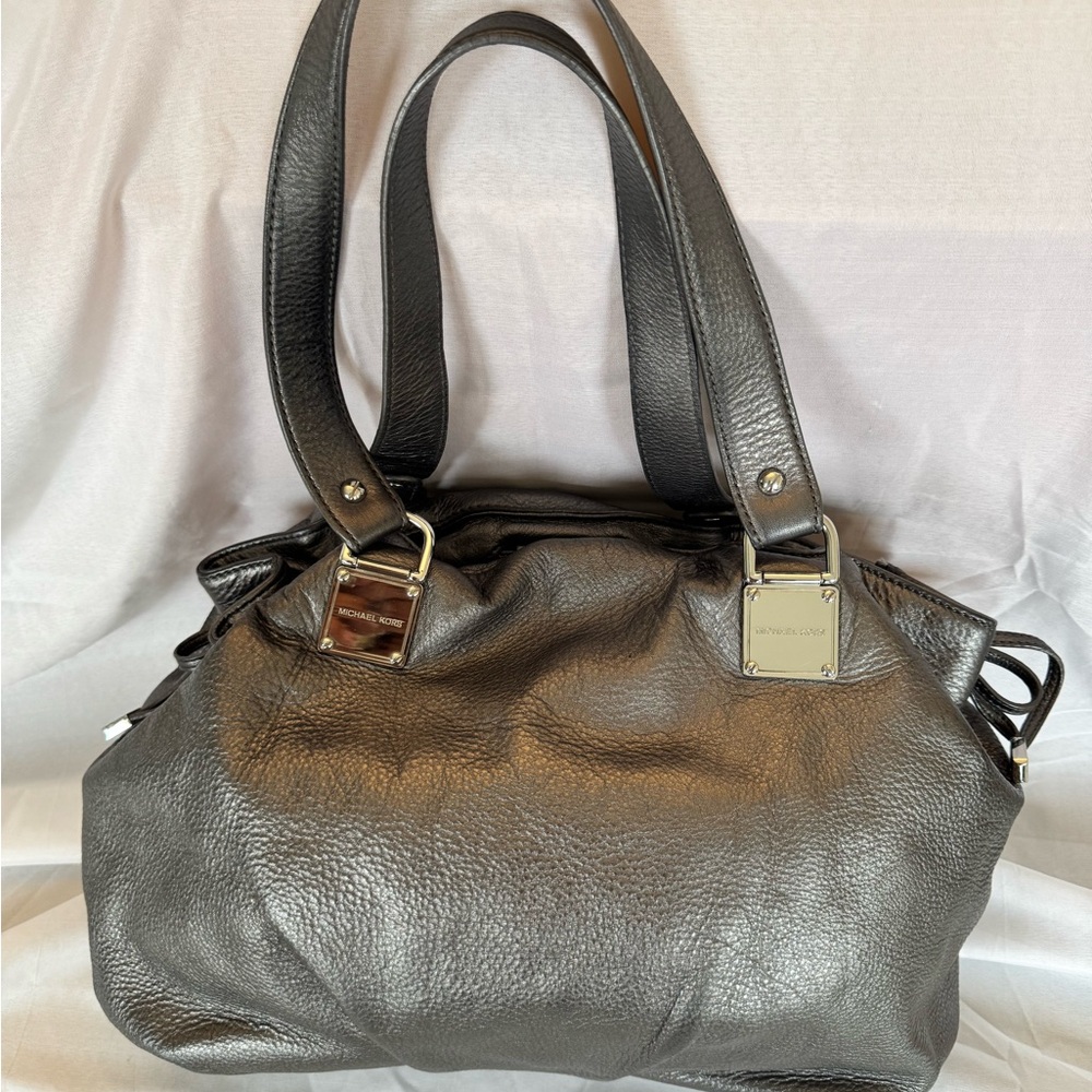 Michael Kors Metallic Silver Shoulder Bag - Picture 6 of 11